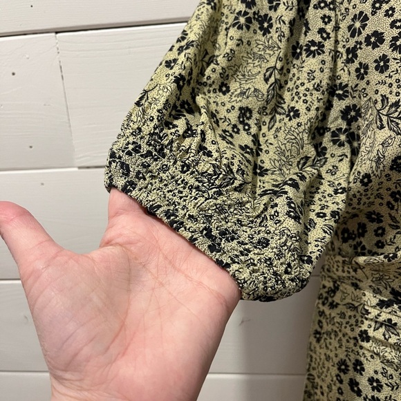 Floral Sage Green Wrap Romper - Urban Outfitters - Size L - Picture 12 of 12